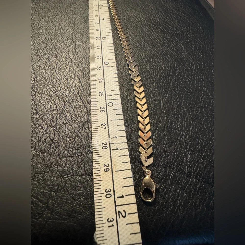 Chevron Pattern Gold Choker - Picture 2 of 6